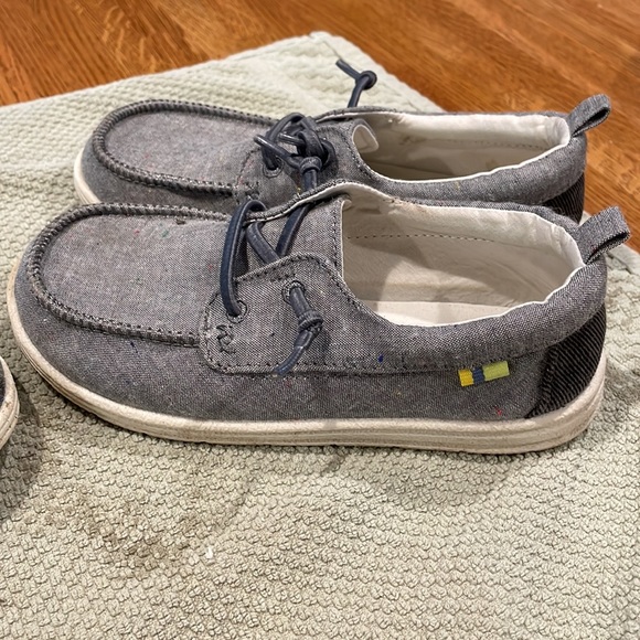 Cat and Jack gray shoes 9c and 12c worn once - Picture 4 of 5